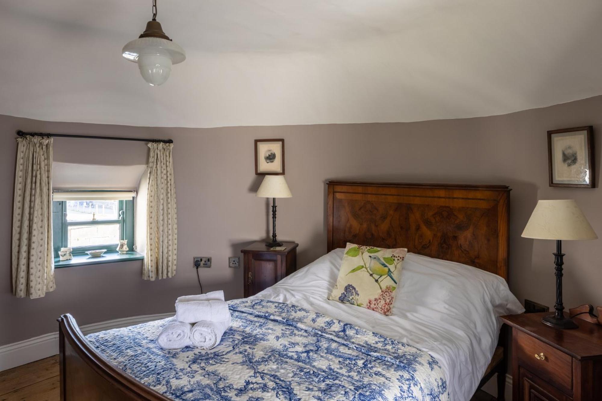 Вилла Castletown Round House Келбридж Экстерьер фото